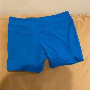 Lululemon reversible bike shorts size 6